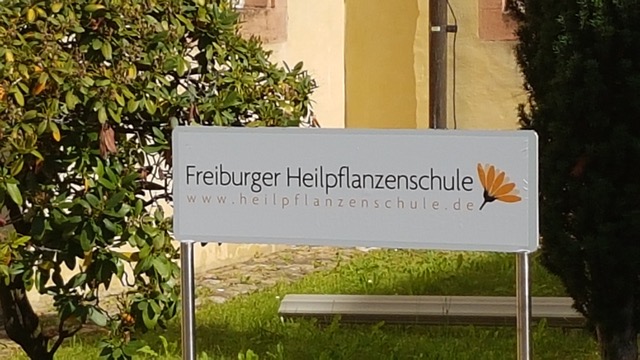 S. 19 Jesuitenschloss Bild unten-1